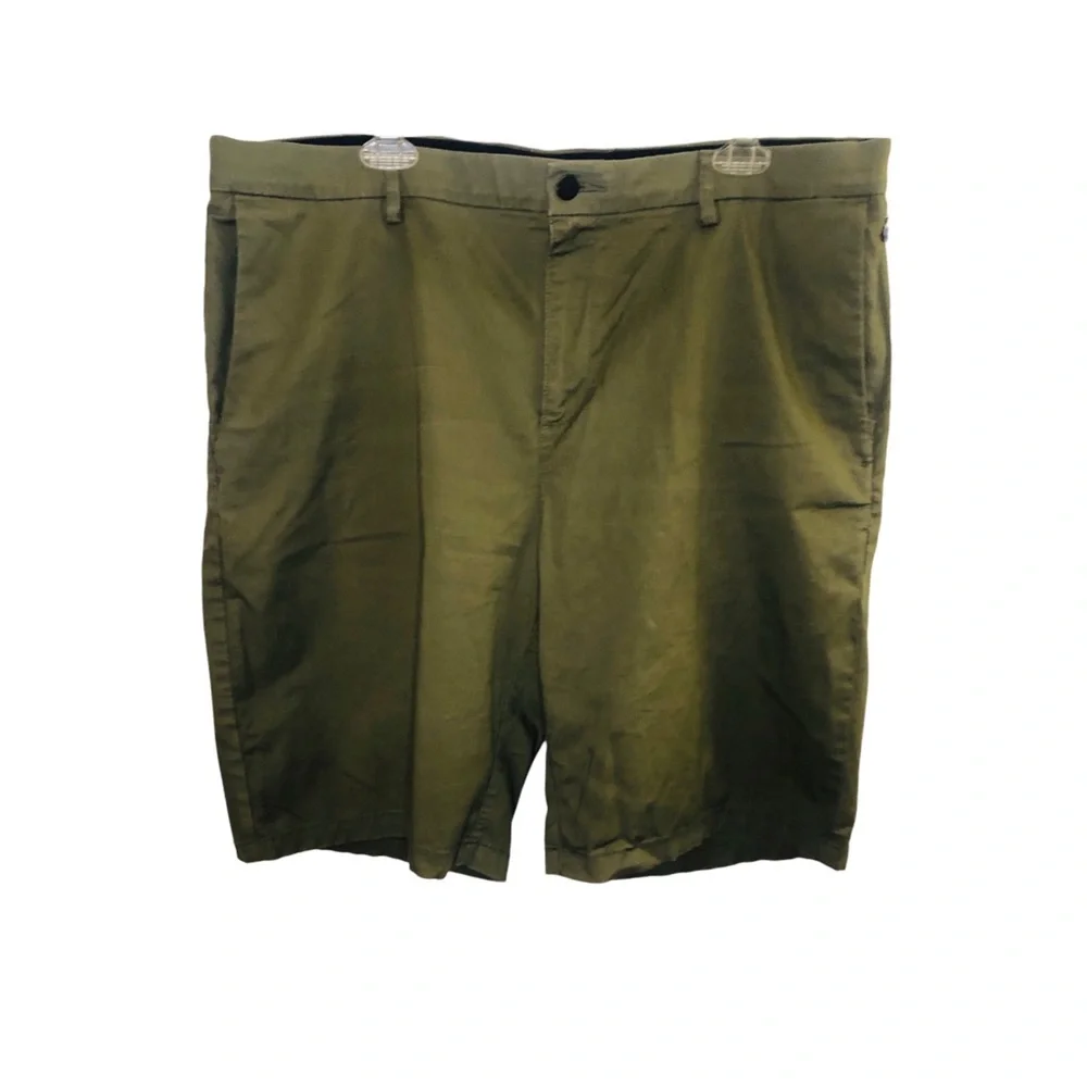 NWOT Old Navy Army Green Flat-Front Men’s Shorts